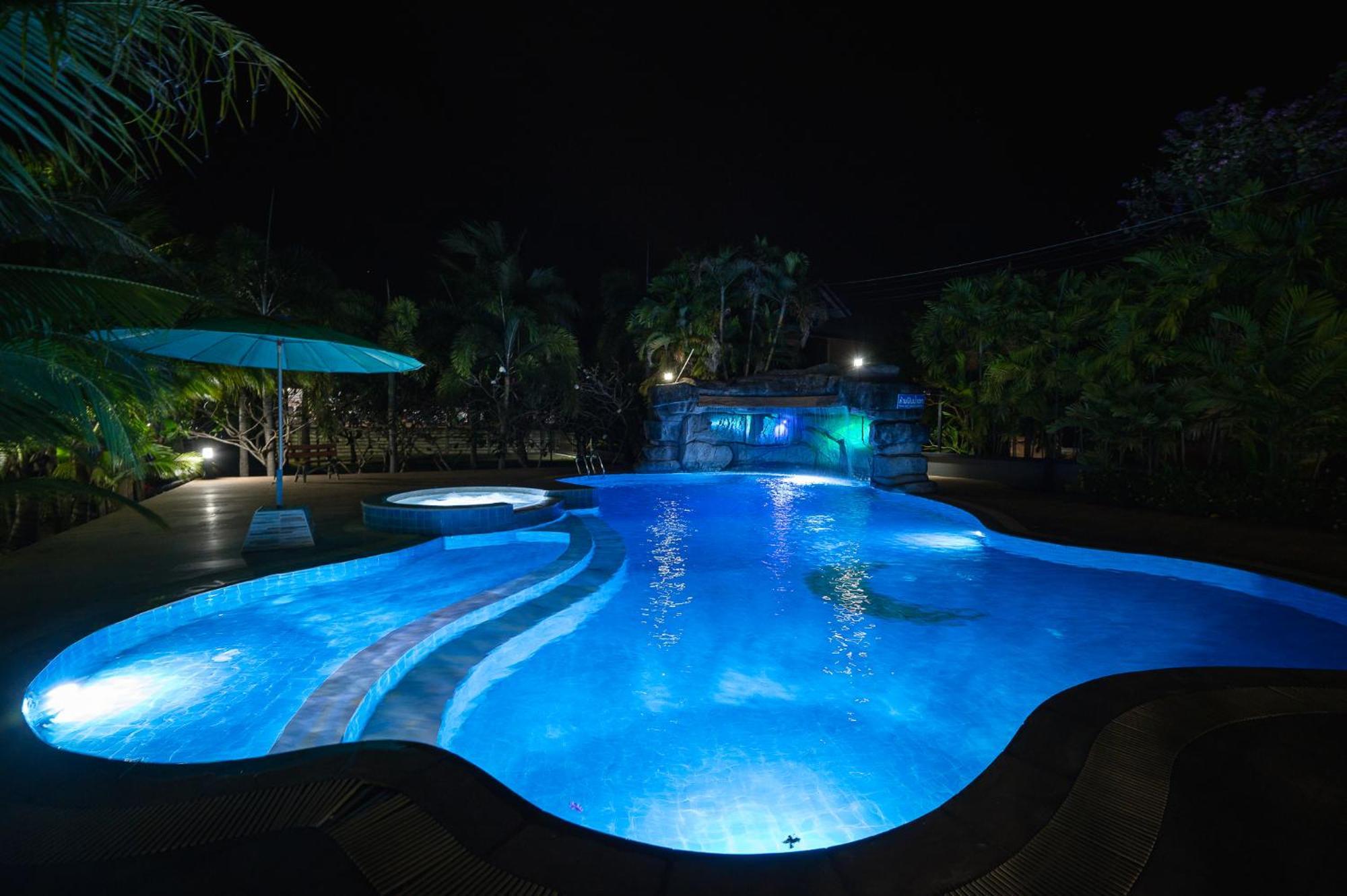 Baan Faa Talaychan Resort Chao Lao Beach Exterior foto