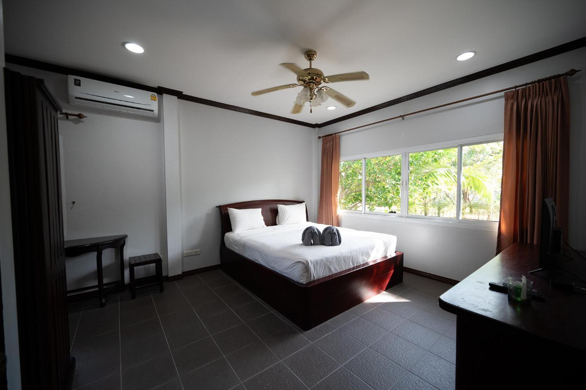 Baan Faa Talaychan Resort Chao Lao Beach Exterior foto